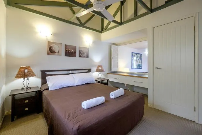 6 Point Lookout Beach Resort - Image 1