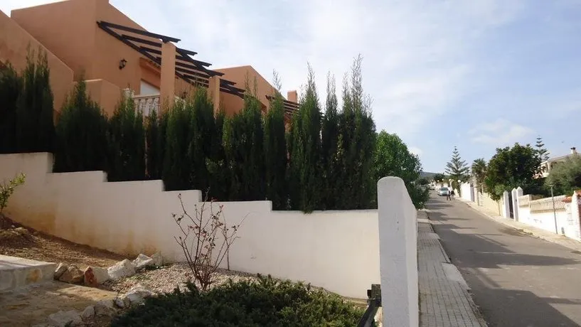 Loma Bella - Image 1
