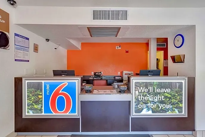Motel 6 - Image 1