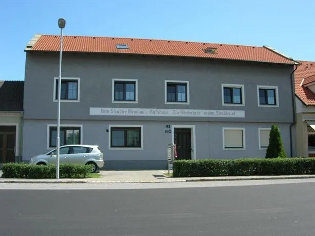 Gästehaus und Weinbau Zur Wiederkehr Strudler - Image 1