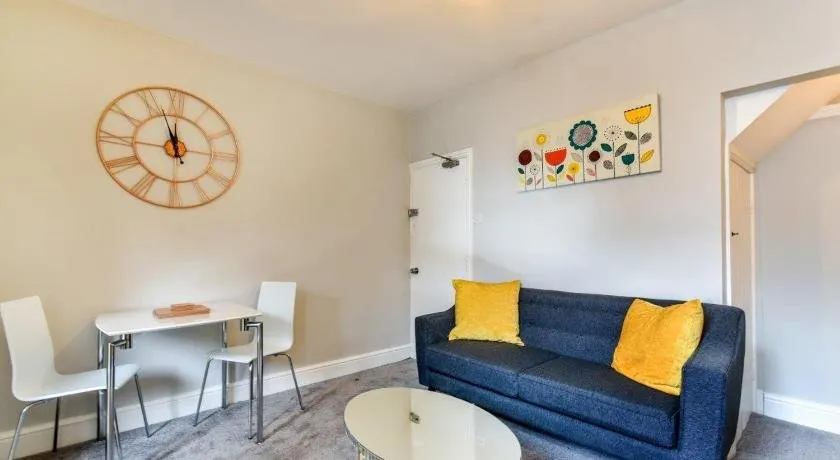Apartment 1 at 3 Jubilee - Image 1
