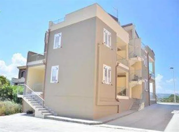 Residence Castelhouse - Image 1
