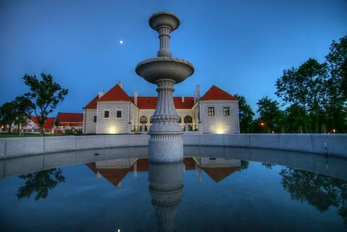 Hotel Zámek Valec - Image 1