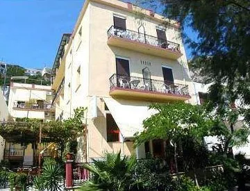 Ikarion Hotel - Image 1