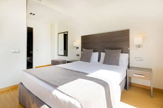 The Apartment Barcelona Sagrada Familia - Image 1