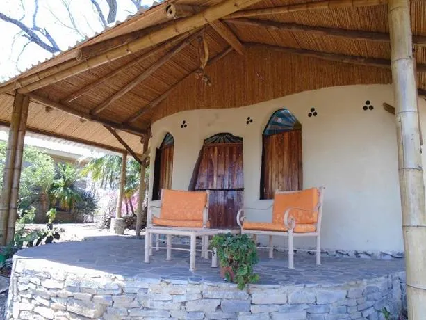 Hobbit Cob Cottage - Image 1