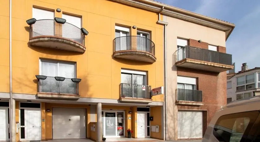 CASA NURIA con Piscina publica y solarium - Image 1
