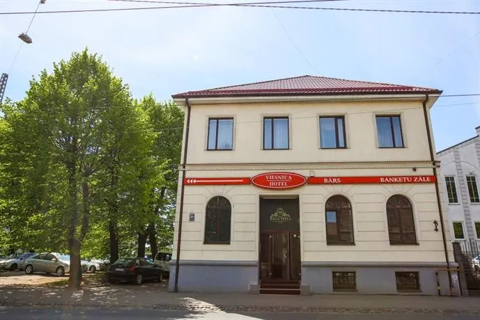 Well Hotel - Image 1