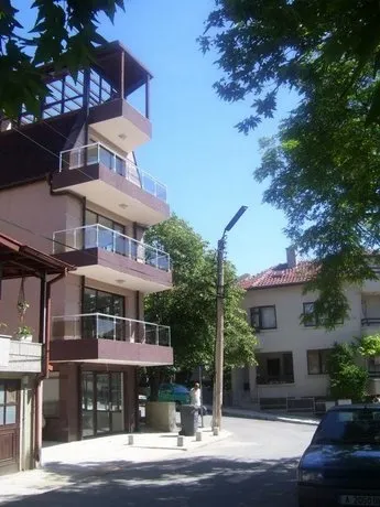 Studio Romantika - Image 1