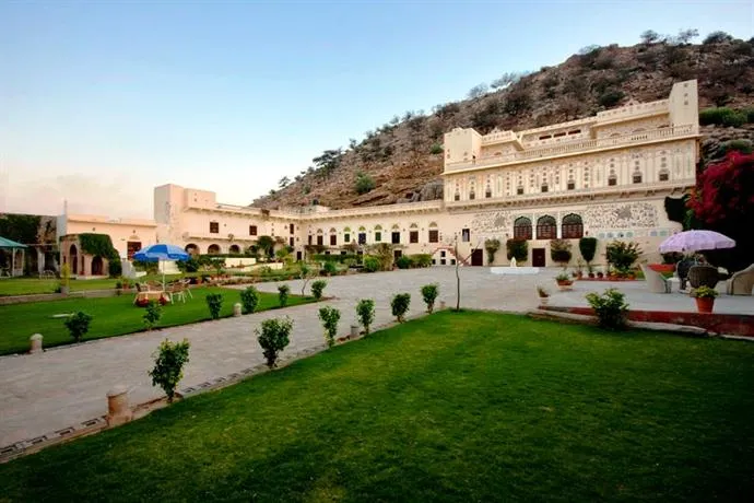 Castle Kalwar - Image 1