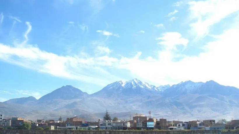 Hostal La Familia - Image 1