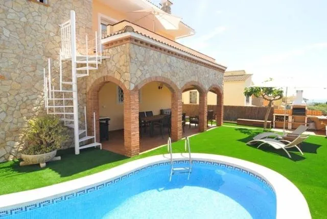 Club Villamar - Beige - Image 1