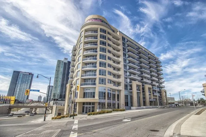 Maryam SuitesOld Leslie Suites - Image 1