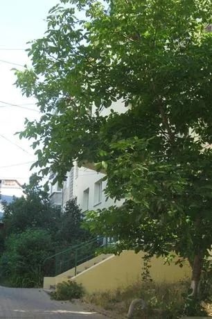Lary Apartment - Image 1