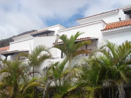 Villa Y Apartamentos Gara - Image 1