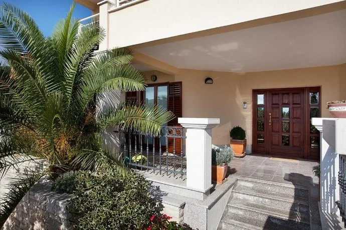 Apartments Agava - Image 1