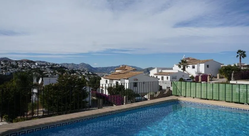 LES PINS - Image 1