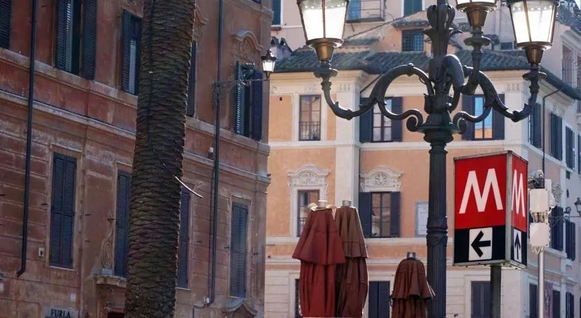 Holidays at Rome Charme Apartment - Image 1
