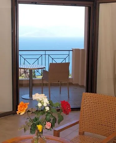 Theasi Hotel - Image 1