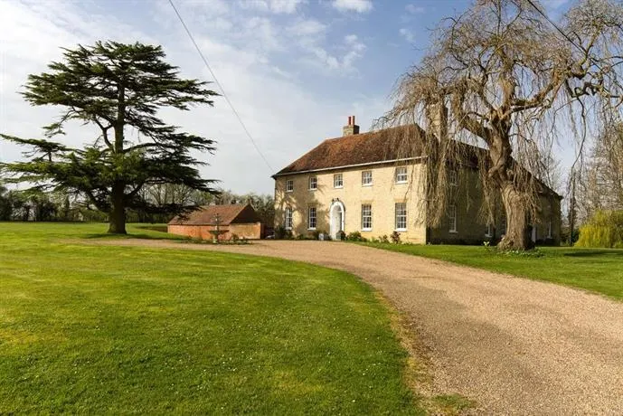 Huntingfield House - Image 1
