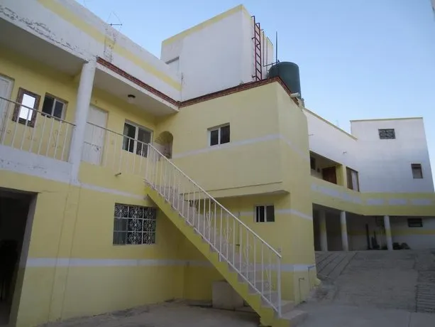 HOTEL RICARDO'S II - Image 1