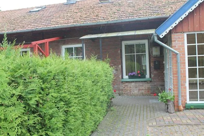Cozy One Room Apartment With Yard - Image 1