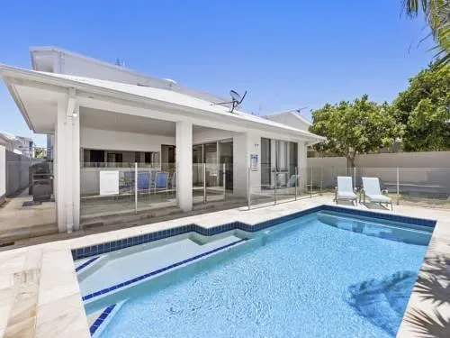 Nautical Narrabeen Beach House - Image 1