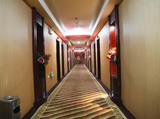 Yuntian Hotel Luoyang - Image 1