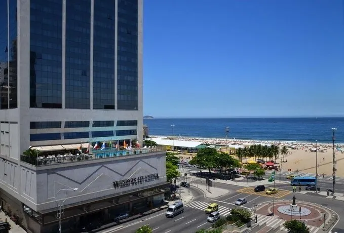 Copacabana Beach Apartment - Image 1
