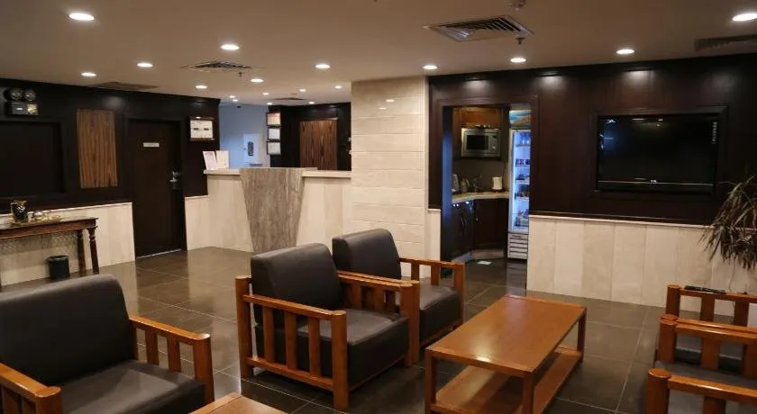 Velvet Inn Serviced Apartments- Al Salamah - Image 1