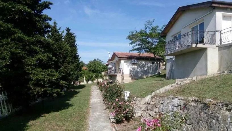 Guest House Rositsa - Image 1