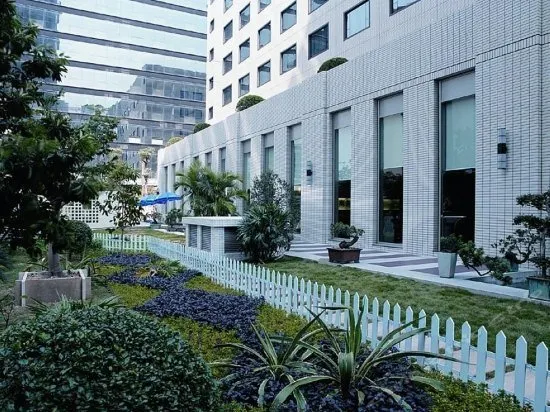 Dong Rong Hotel - Image 1