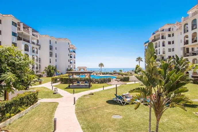 2066-Apt 2 bedrooms on beach, tenis, gym, pool - Image 1