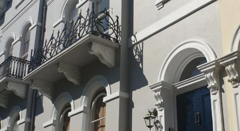 Court House Apartment - Image 1