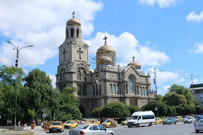 Orchid Apartments Varna - Image 1