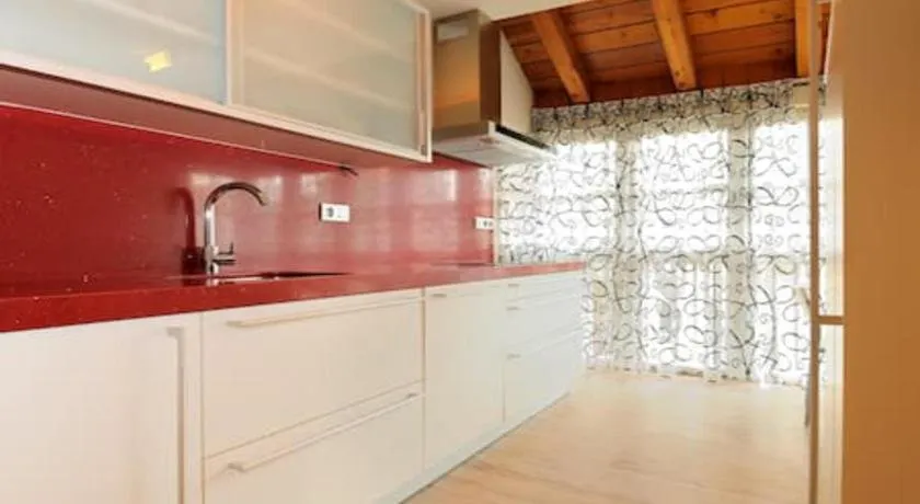 La casa roja cerca del Guggenheim - Image 1
