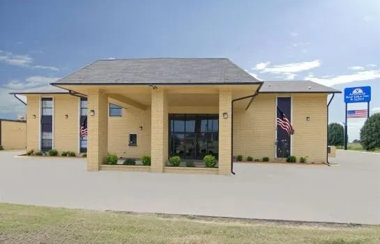 Americas Best Value Inn & Suites - Image 1