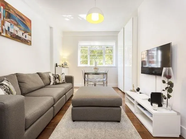 Veeve 2 Bed Flat On West End Lane West Hampstead - Image 1