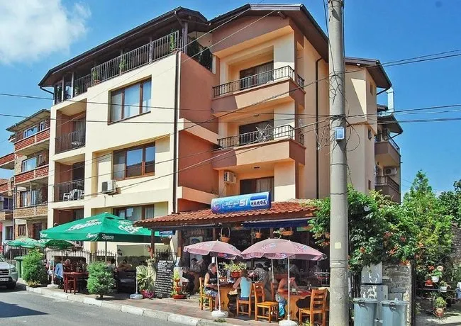 Dimitur Jekov Guest House - Image 1