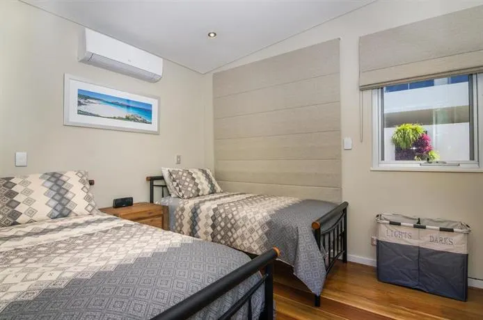 Relax On Preston And Stroll Down To The Swan River - Image 1