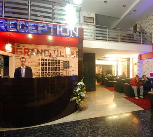 Grand Ulger Hotel - Image 1