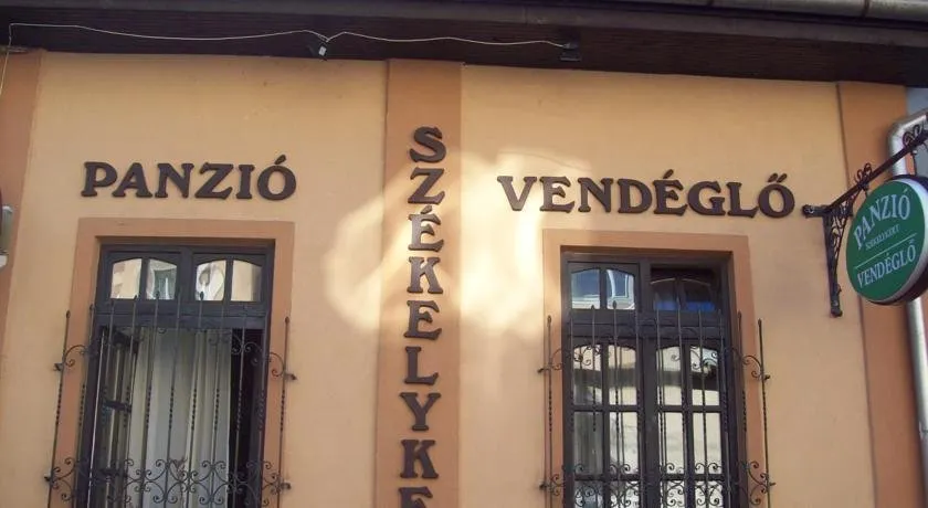 Szekelykert Hotel - Image 1