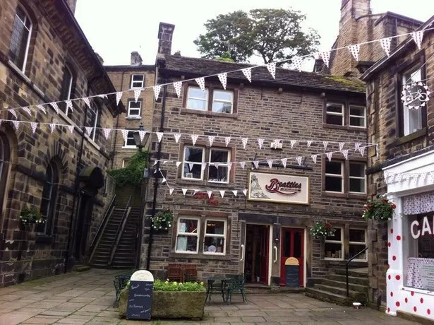 Robin Cottage Holmfirth - Image 1