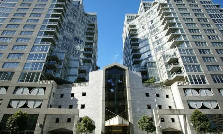 GLOBAL LUXURY SUITES AT BEALE STREET - Image 1