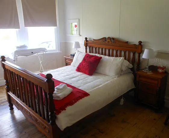 Ripplevale Cottages - Image 1