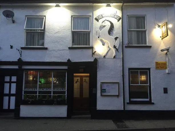 White Horse Hotel - Image 1