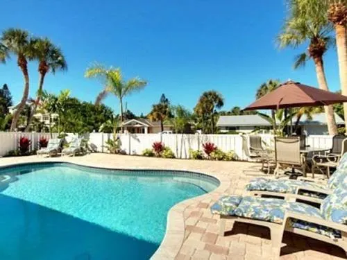 Blue Wave Villas 207W by RedAwning - Image 1