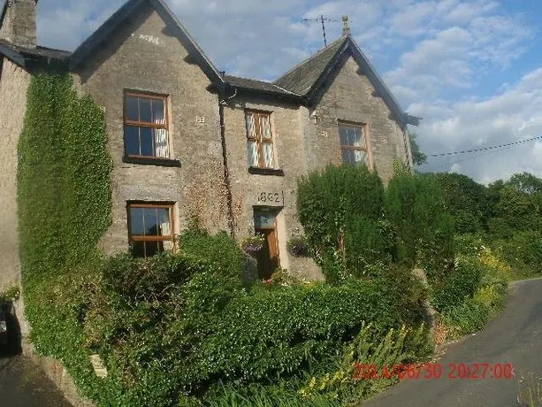 Plumtree House Bed and Breakfast - Image 1