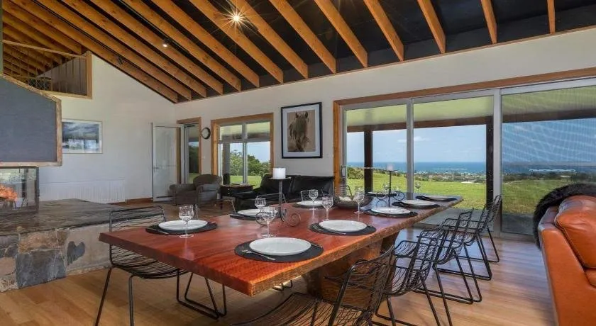 Willowview - coastal retreat, stunning views - Image 1