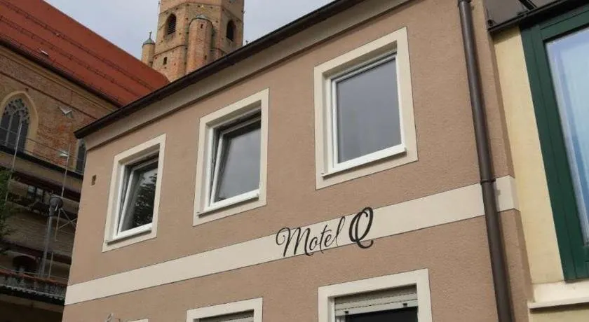 Motel Q - Image 1